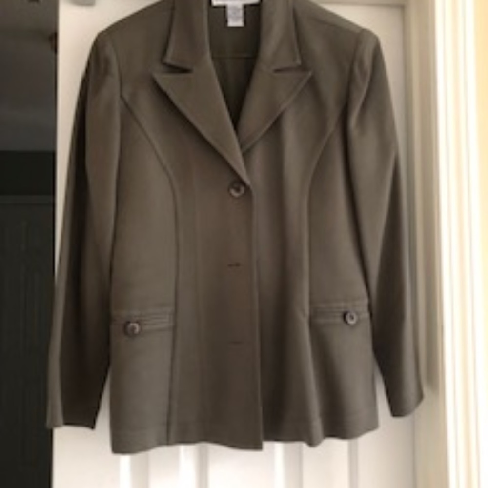 Jessica Howard 2 piece pant suit and silk blouse